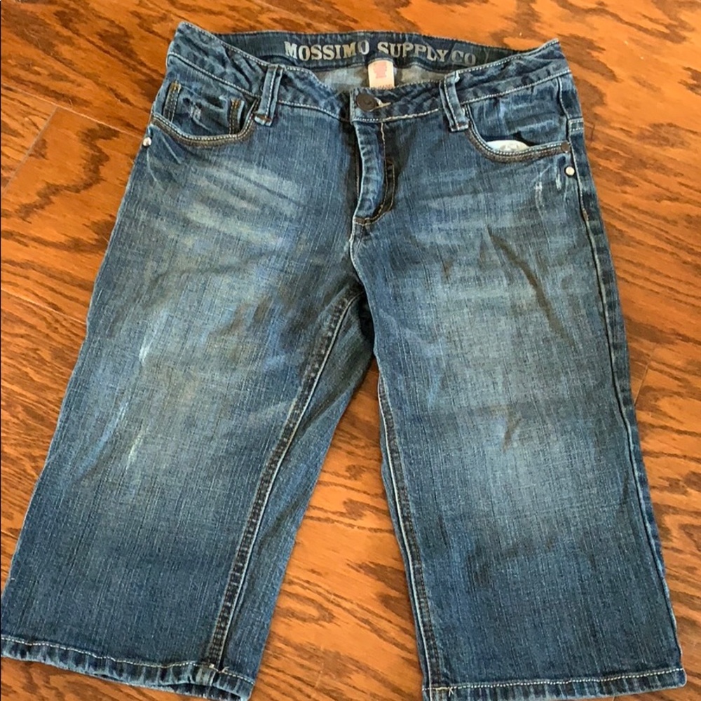 Denim capris.